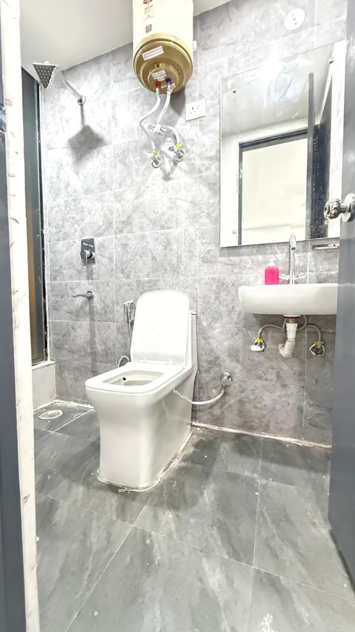 Hotel Modern Town Nowe Delhi Zewnętrze zdjęcie