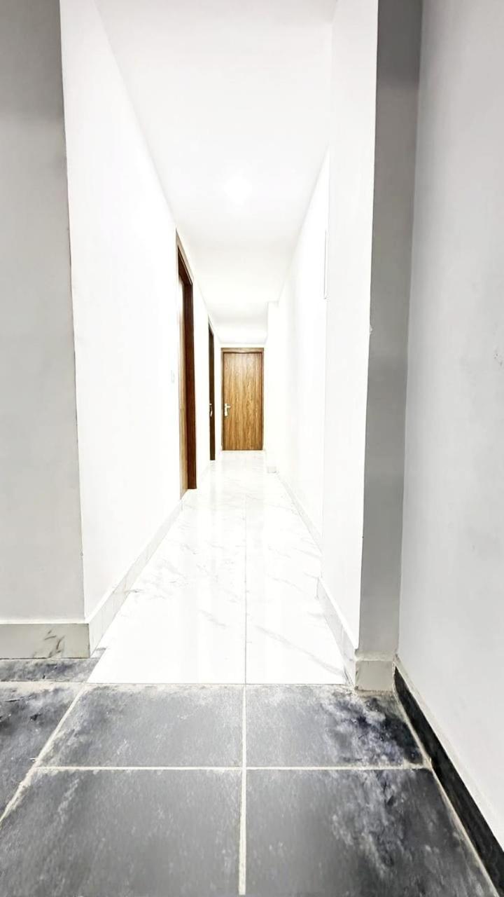 Hotel Modern Town Nowe Delhi Zewnętrze zdjęcie